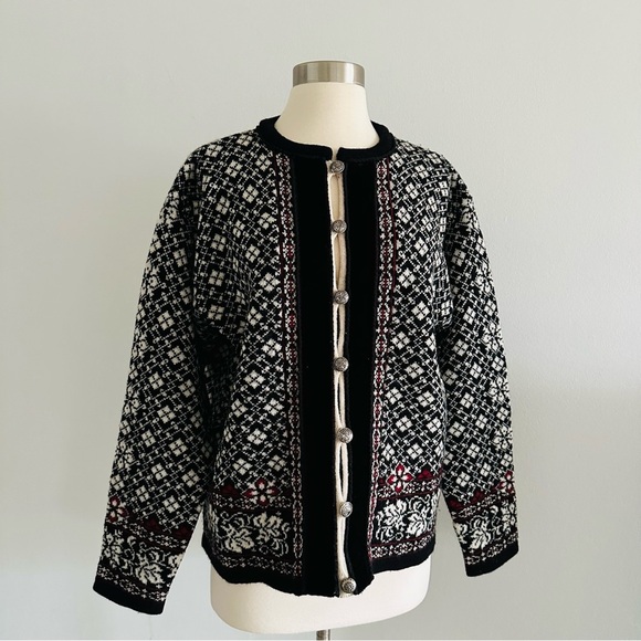 Nordic Design 100% Wool Cardigan Sweater Velvet Trim L - Picture 2 of 8
